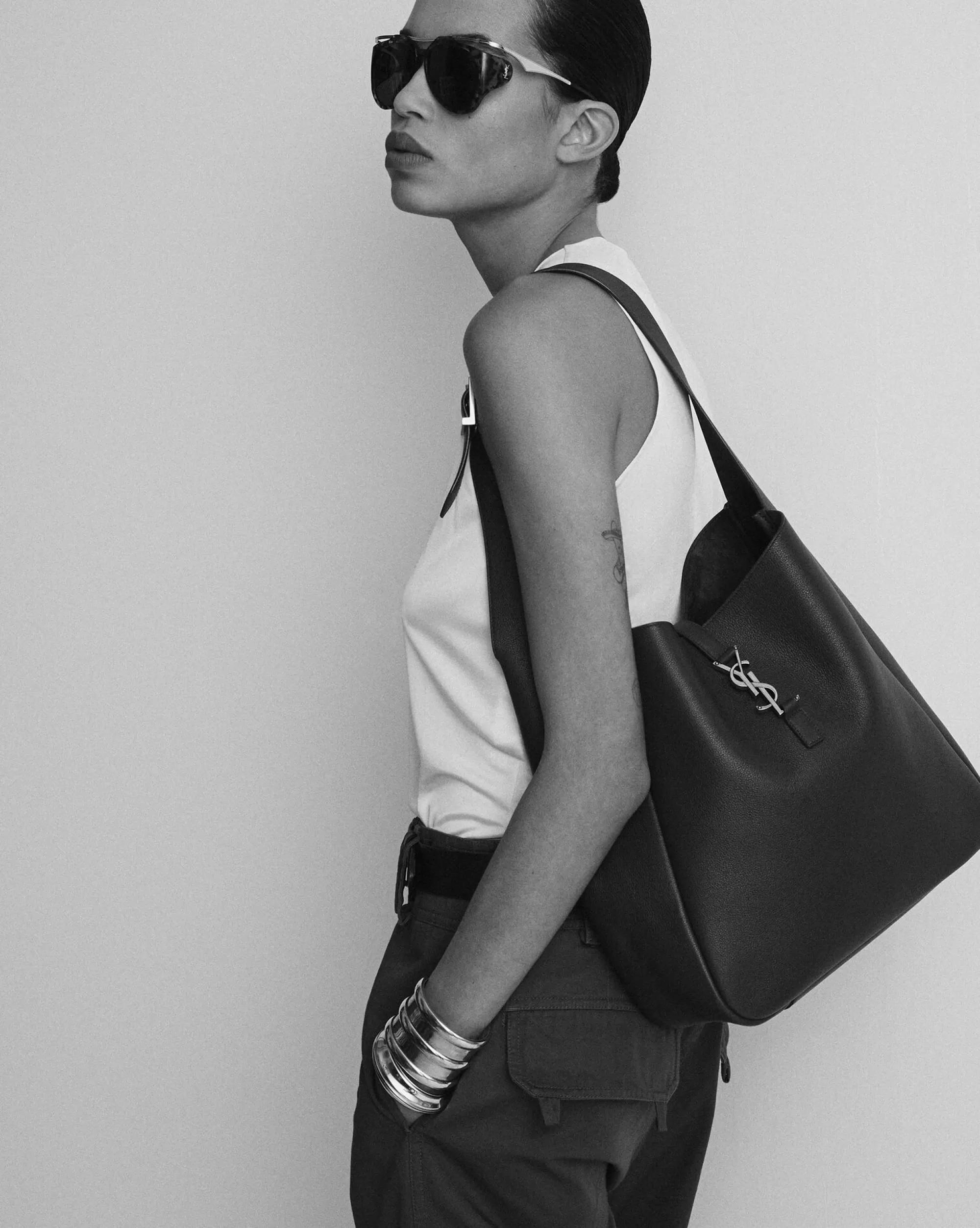 Women Saint Laurent HOBOS AND BUCKETS | SHOULDER BAGS^LE 5 À 7 Supple LARGE In Suede | | YSL.com
