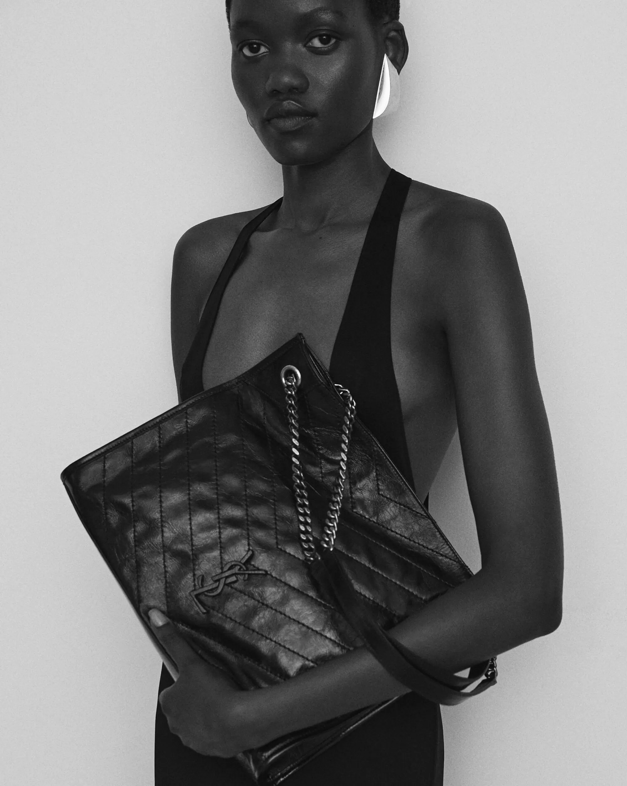 Women Saint Laurent TOTES AND SHOPPINGS | SHOULDER BAGS^NIKI Medium Shopping In Suede | | YSL.com