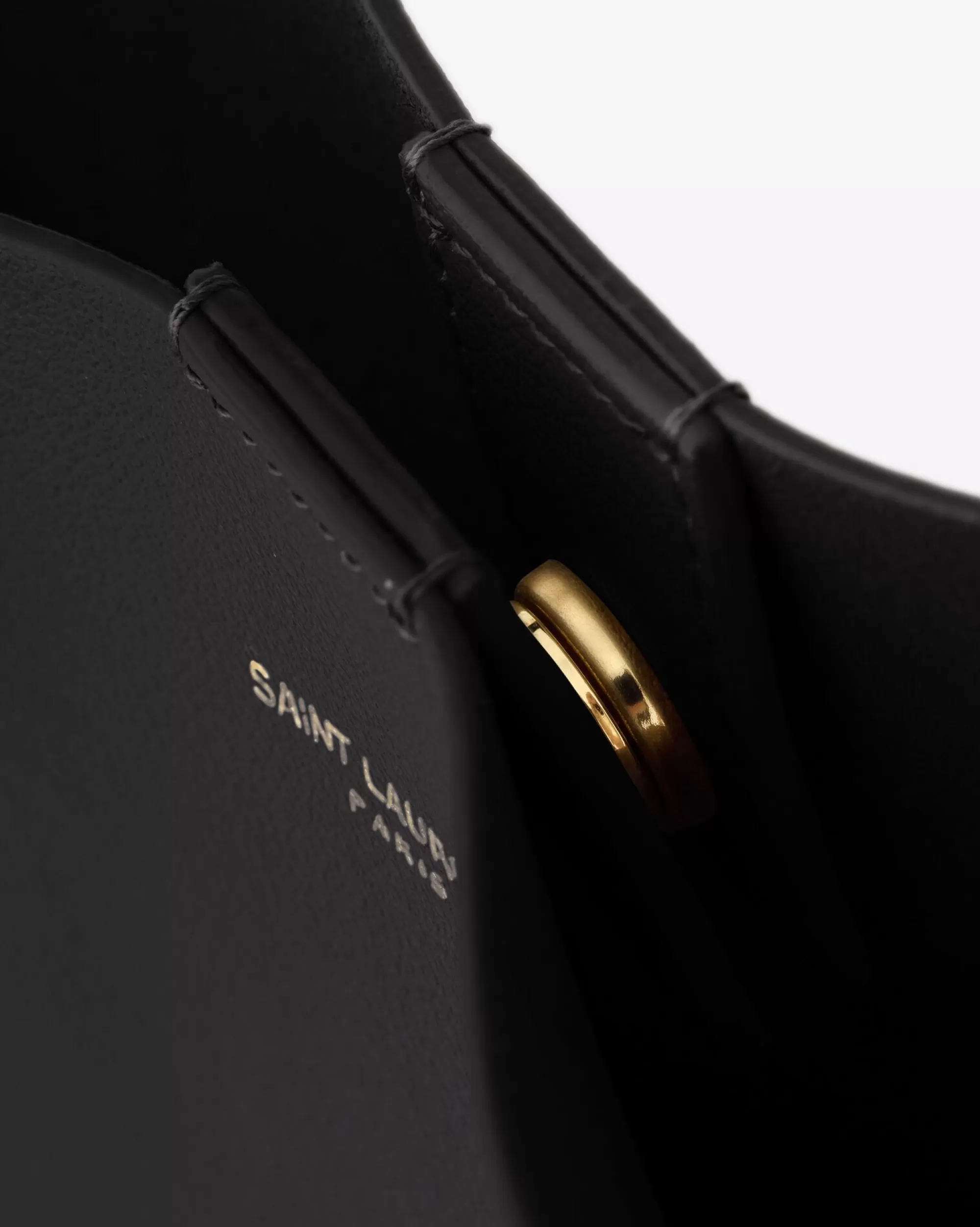 Women Saint Laurent TOTES AND SHOPPINGS^SHOPPING IN LEATHER | | YSL.com