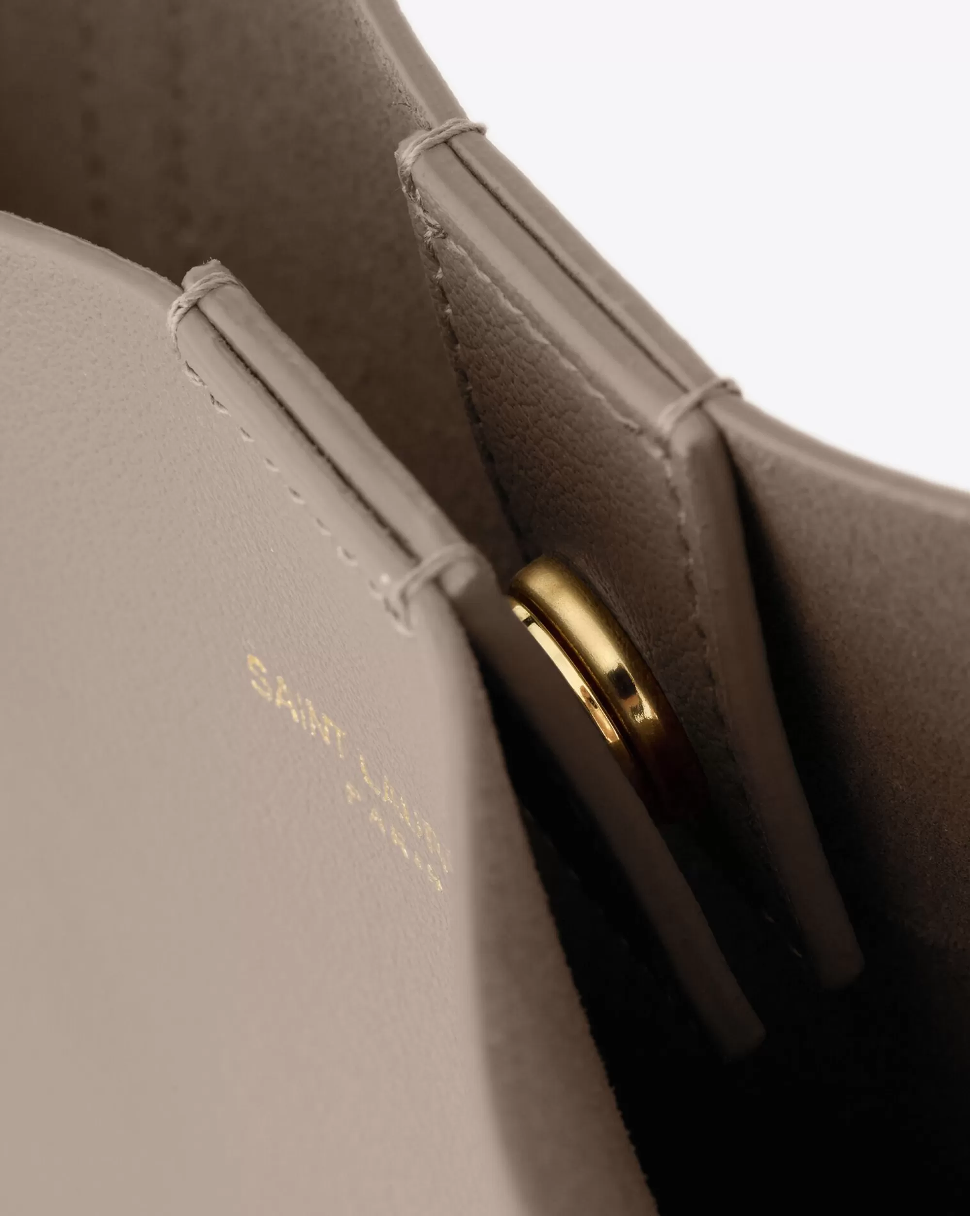 Women Saint Laurent TOTES AND SHOPPINGS^SHOPPING IN LEATHER | | YSL.com