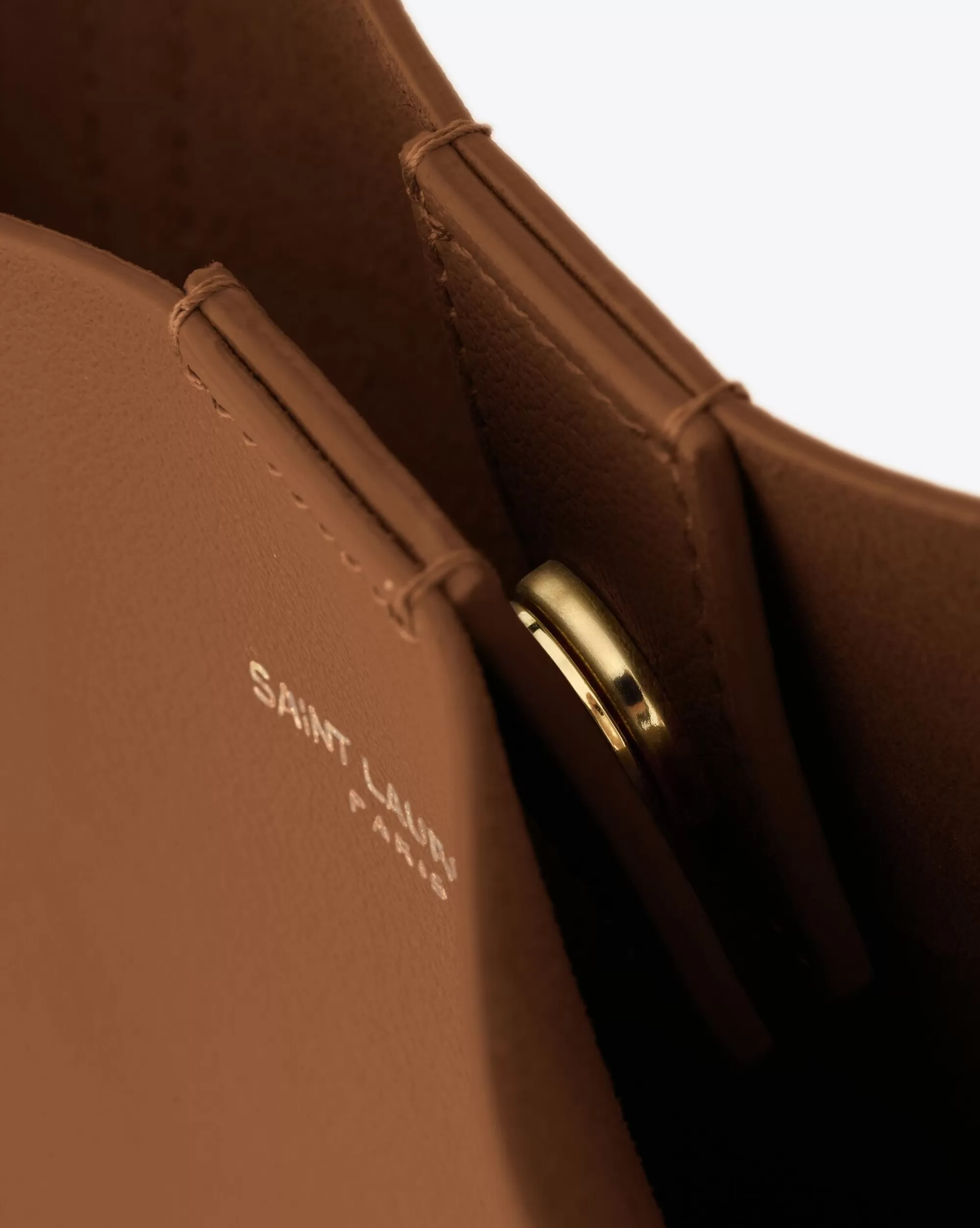 Women Saint Laurent TOTES AND SHOPPINGS^SHOPPING IN LEATHER | | YSL.com
