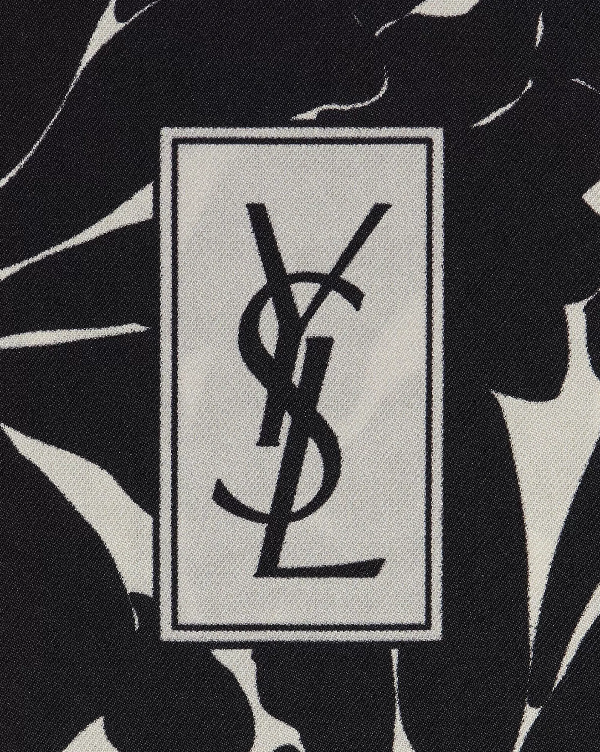 Women Saint Laurent TEXTILE ACCESSORIES | SQUARE SCARVES^Square Scarf In Leaves Print Silk Twill | | YSL.com